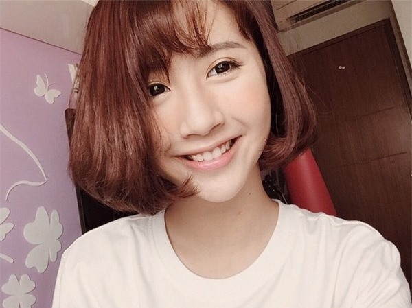 Cách trang điểm xinh lung linh cho nàng tóc ngắn - Hình 17