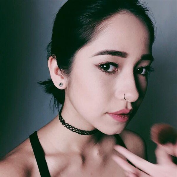 Cách trang điểm xinh lung linh cho nàng tóc ngắn - Hình 15