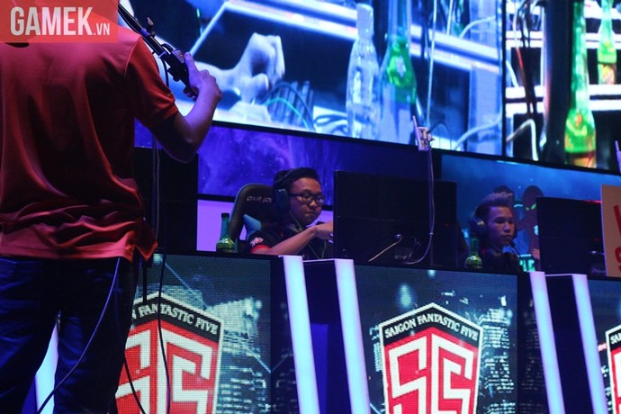 Chùm ảnh tuyệt đẹp về game thủ khi đang thi đấu tại GPL mùa hè 2015 - Hình 2