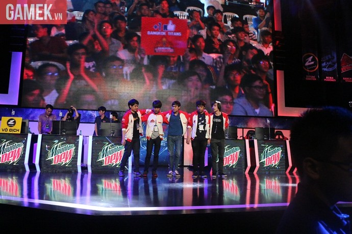 Chùm ảnh tuyệt đẹp về game thủ khi đang thi đấu tại GPL mùa hè 2015 - Hình 26
