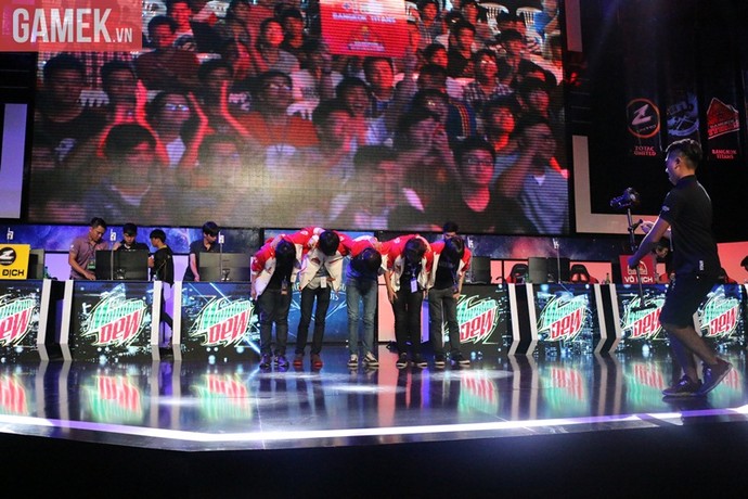 Chùm ảnh tuyệt đẹp về game thủ khi đang thi đấu tại GPL mùa hè 2015 - Hình 25