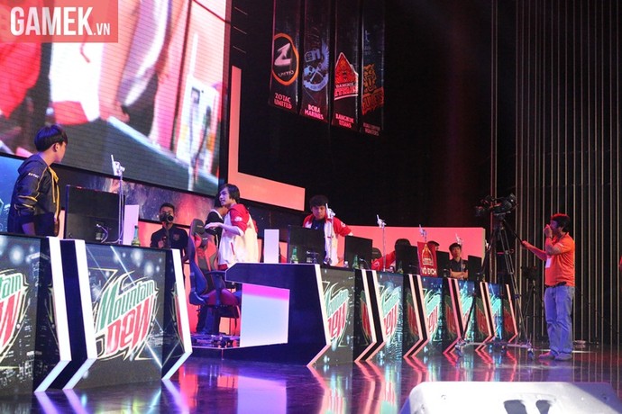 Chùm ảnh tuyệt đẹp về game thủ khi đang thi đấu tại GPL mùa hè 2015 - Hình 28