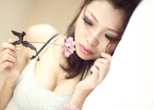 Ngực của bạn gái mềm nhũn là do quan hệ nhiều? - Hình 2