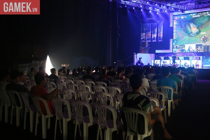 Vòng bán kết GPL Mùa Hè 2015 vẫn cực Xôm xả dù không hề đông khán giả - Hình 2