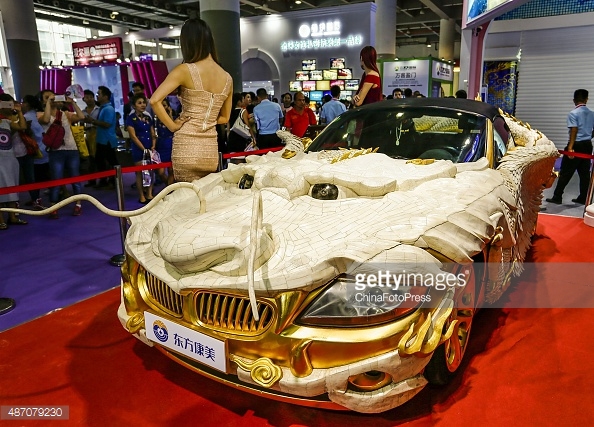 BMW Z4 mạ vàng chạm rồng kỳ dị tại Trung Quốc - Hình 2