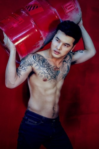Mỹ nam Vbiz khoe cơ bụng 6 múi - Hình 10
