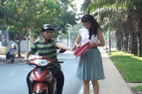 Những chiêu lừa đảo, dàn cảnh cướp giật phổ biến mọi người cần đề phòng - Hình 7