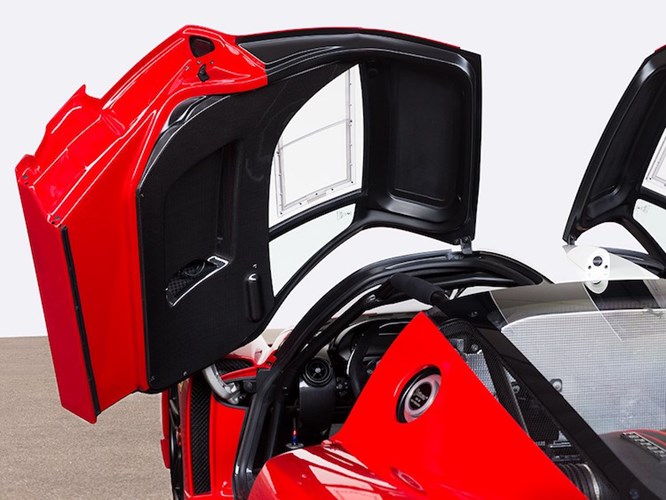 Siêu xe Ferrari FXX có chữ ký Michael Schumacher lên sàn - Hình 5