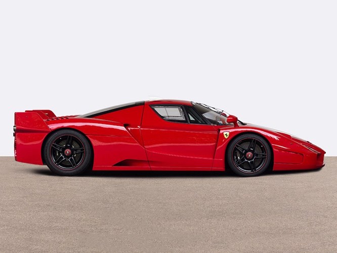 Siêu xe Ferrari FXX có chữ ký Michael Schumacher lên sàn - Hình 3