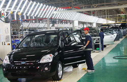Thị trường ô tô tiêu thụ sụt giảm - Hình 1
