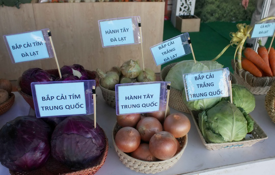 Chen chân xem cách phân biệt nông sản Trung Quốc với Đà Lạt - Hình 2