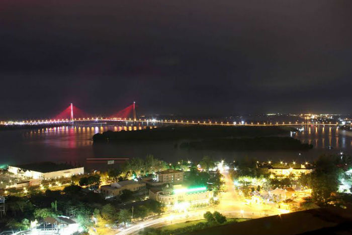 Dàn đèn nghệ thuật cầu Cần Thơ sáng rực rỡ đêm giao thừa - Hình 2
