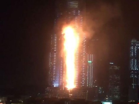 Siêu khách sạn Dubai chìm trong biển lửa đêm giao thừa - Hình 1