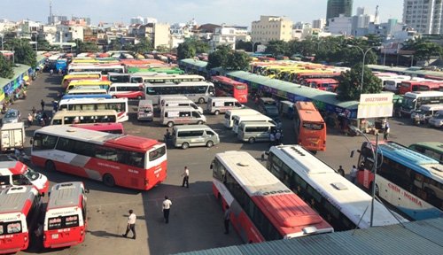 TP.HCM: Tay xách nách mang về quê nghỉ Tết Dương lịch - Hình 22