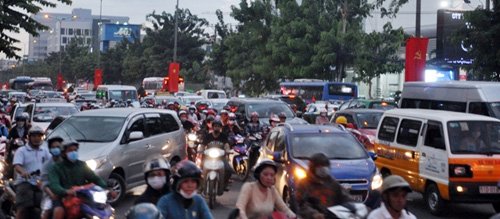 TP.HCM: Tay xách nách mang về quê nghỉ Tết Dương lịch - Hình 17