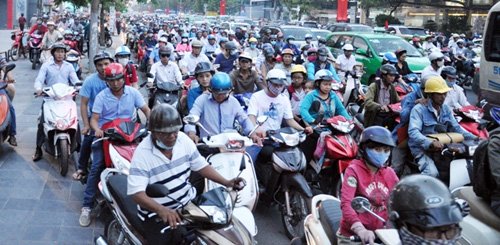 TP.HCM: Tay xách nách mang về quê nghỉ Tết Dương lịch - Hình 14