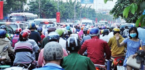 TP.HCM: Tay xách nách mang về quê nghỉ Tết Dương lịch - Hình 15