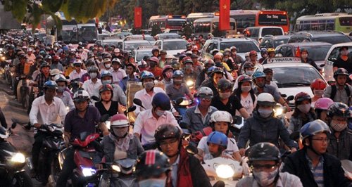 TP.HCM: Tay xách nách mang về quê nghỉ Tết Dương lịch - Hình 16