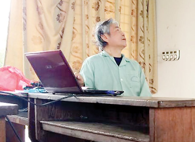 Những thầy cô làm dậy sóng mạng xã hội - Hình 4