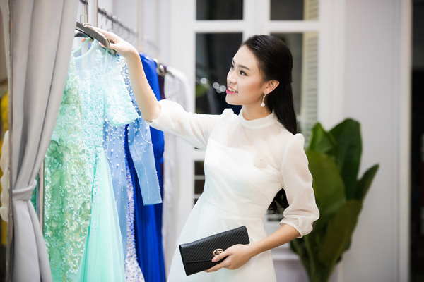 Chị em Á hậu Trà My - Thanh Tú diện đầm đôi, nổi bần bật trong sự kiện - Hình 11