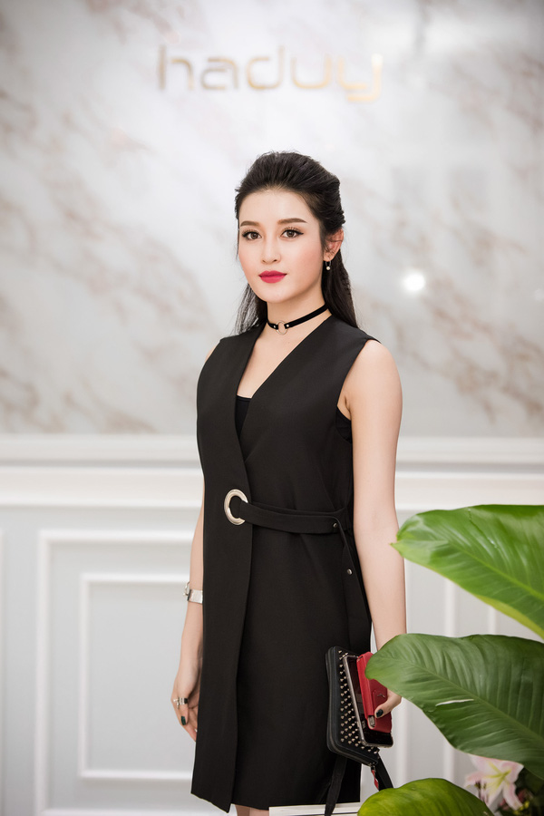 Chị em Á hậu Trà My - Thanh Tú diện đầm đôi, nổi bần bật trong sự kiện - Hình 9