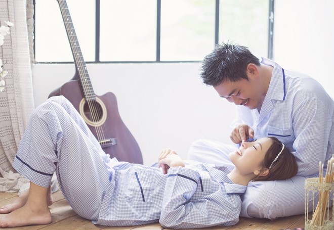 Khánh Hiền và ông xã diện đồ đôi chụp ảnh cưới - Hình 6