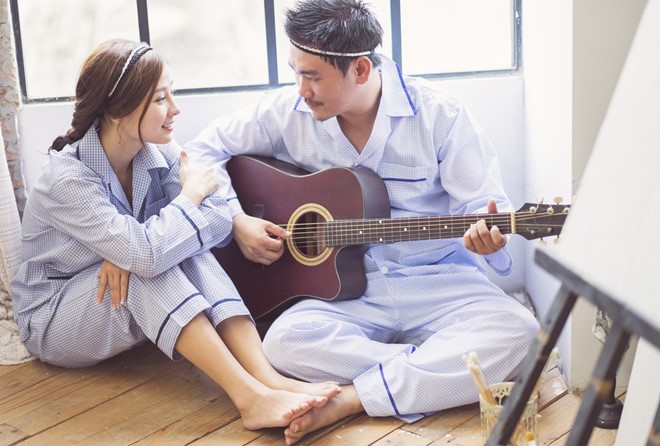 Khánh Hiền và ông xã diện đồ đôi chụp ảnh cưới - Hình 7