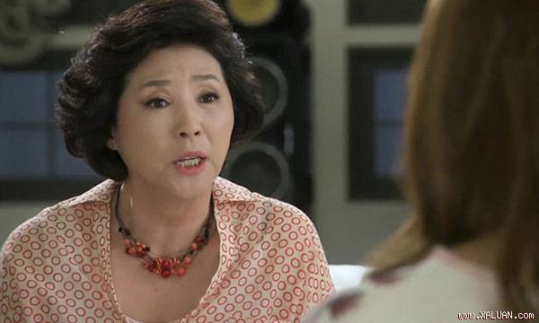 Con trai ly hôn chưa đầy ngày, mẹ chồng đã kinh ngạc khi cuốn sổ tiết kiệm của con dâu - Hình 1