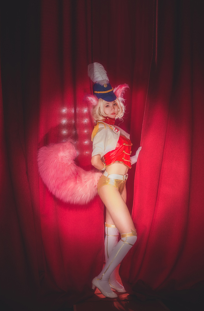 Cosplay nàng Đắc Kỷ cực dễ thương trong game Liên Minh Huyền Thoại Mobile - Hình 5
