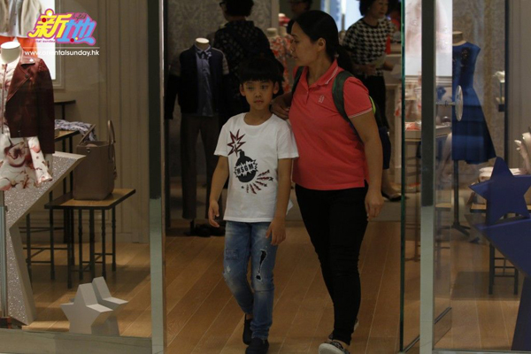 Cuộc sống cậu ấm ngậm thìa bạc của con trai Lý Gia Hân - Hình 2
