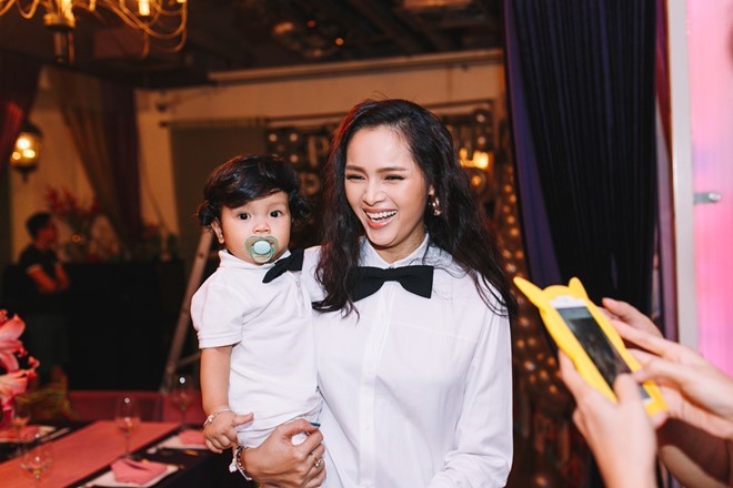 Diễm Châu: &'Cha của con trai không cần biết về bé' - Hình 1