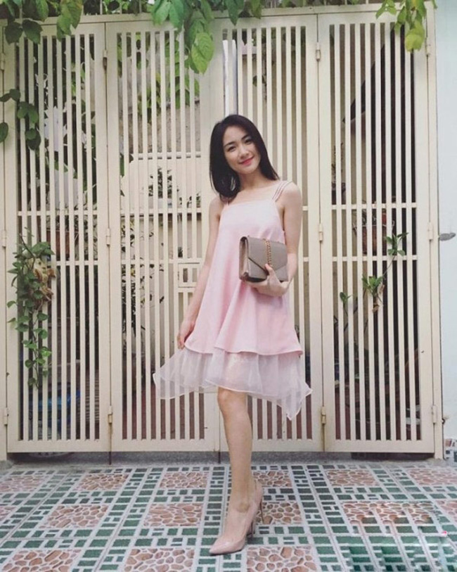 Hòa Minzy ngày càng tự tin khoe ngực đẹp sau 2 năm vào showbiz - Hình 18