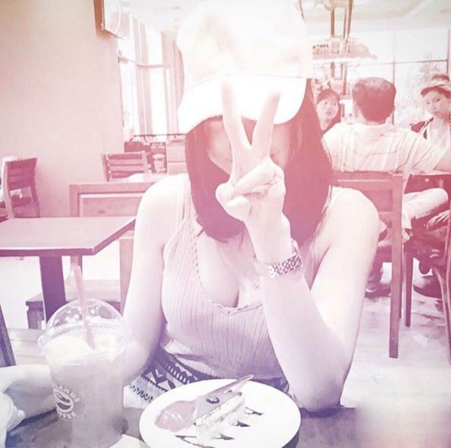 Hòa Minzy ngày càng tự tin khoe ngực đẹp sau 2 năm vào showbiz - Hình 14