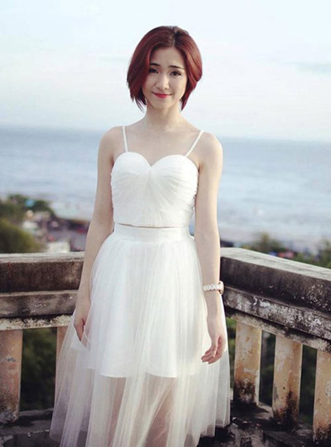 Hòa Minzy ngày càng tự tin khoe ngực đẹp sau 2 năm vào showbiz - Hình 8