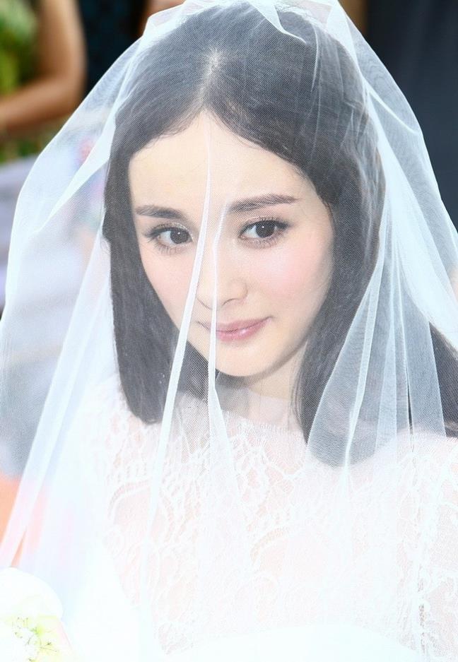 Những khoảnh khắc tình cảm của Dương Mịch - Lưu Khải Uy trước scancal ngoại tình - Hình 18