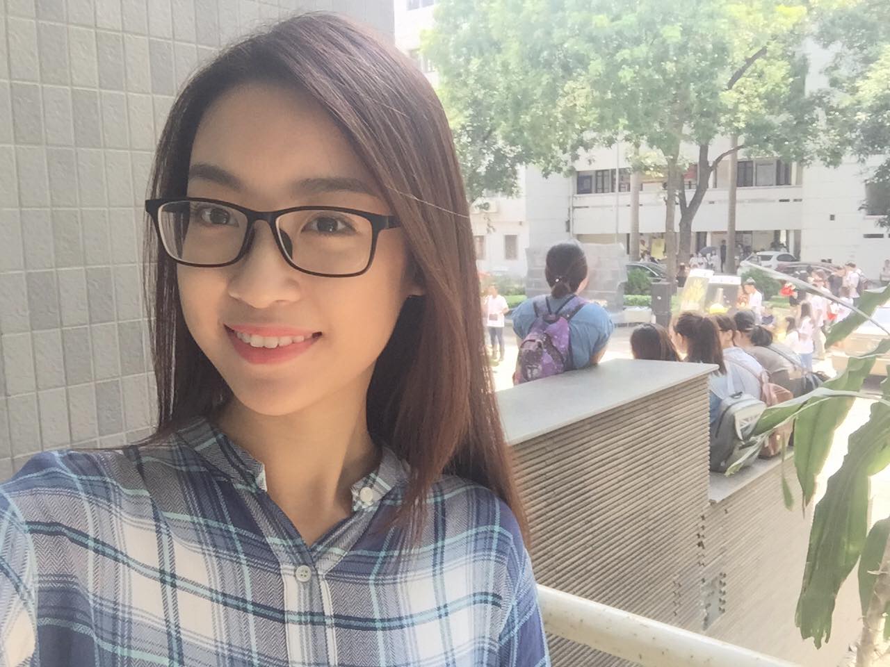 Thời trang đường phố giản dị không ngờ của hoa hậu Mỹ Linh