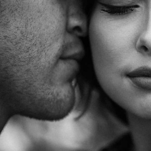 Hình như khi phải lòng ai đó, mình thương hết thẩy những gì xung quanh... - Hình 1