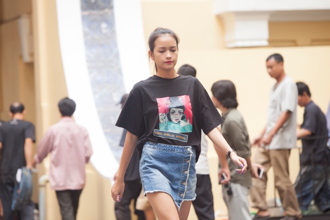 Phí Phương Anh mặc sành điệu ở buổi tập catwalk - Hình 6