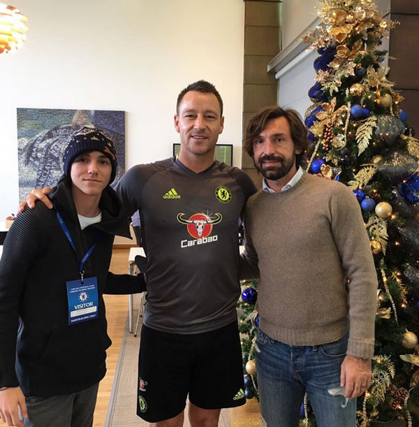 Pirlo đưa ban gai va con đi cô vu Chelsea - Hình 5