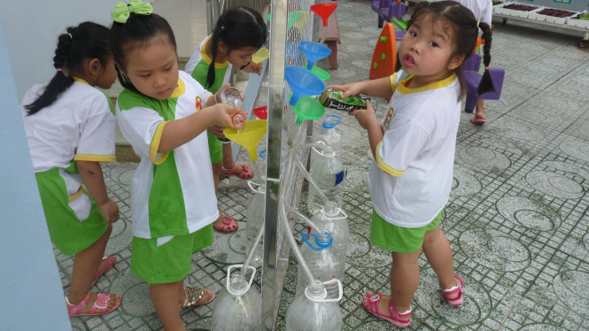 Khó khăn tìm chỗ gửi con cận tết - Hình 1