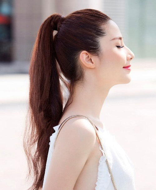 Những kiểu tóc gọn gàng để tiện vào bếp ngày Tết - Hình 2