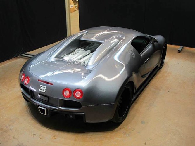 Ông hoàng tốc độ Bugatti Veyron giá chưa đến 2 tỷ đồng? - Hình 11