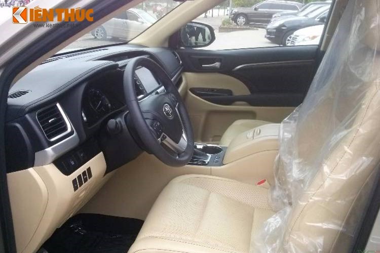 Toyota Highlander 2016 Limited giá gần 3 tỷ tại Việt Nam - Hình 7