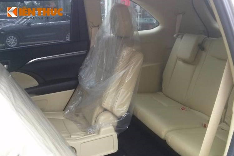 Toyota Highlander 2016 Limited giá gần 3 tỷ tại Việt Nam - Hình 9