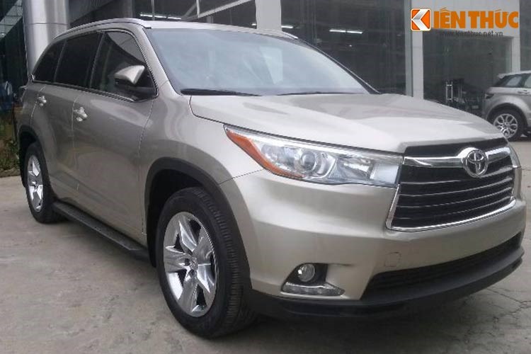 Toyota Highlander 2016 Limited giá gần 3 tỷ tại Việt Nam - Hình 1