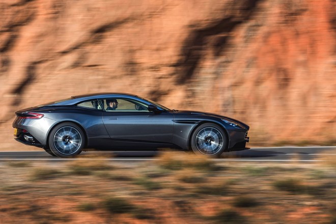 Aston Martin DB11 mạnh 600 mã lực trình làng - Hình 2
