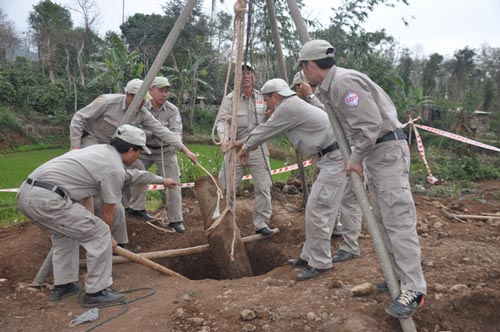 Đào giếng phát hiện quả bom khủng - Hình 1