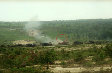 Dùng Uranium nghèo làm giáp, M1-Abrams vẫn bị RPG-7 Nga xé nát - Hình 2