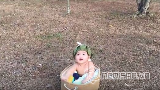 Hậu trường chụp ảnh siêu đáng yêu của con trai Khánh Thi, Phan Hiển - Hình 1