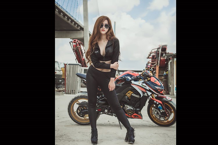 Hot teen Việt siêu sexy bên quái vật Kawasaki Z1000 - Hình 7